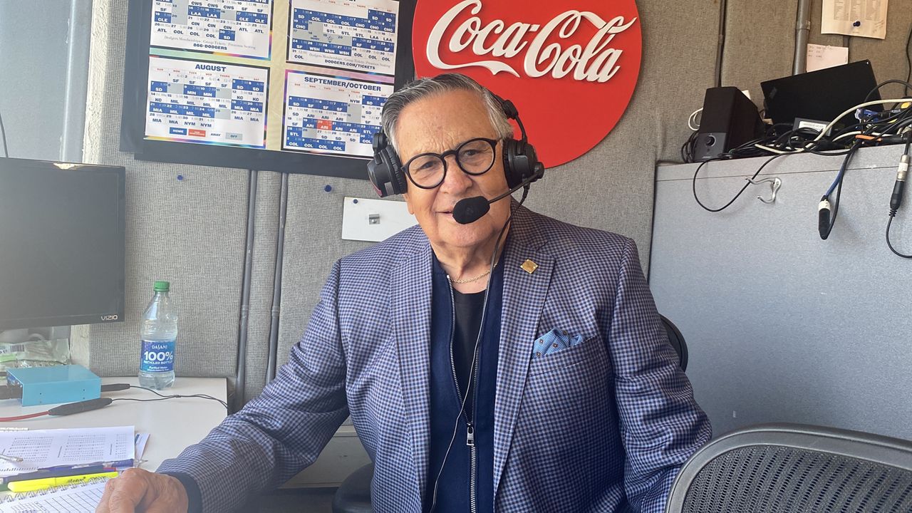 Dodgers Hall of Fame broadcaster Jaime Jarrín to retire