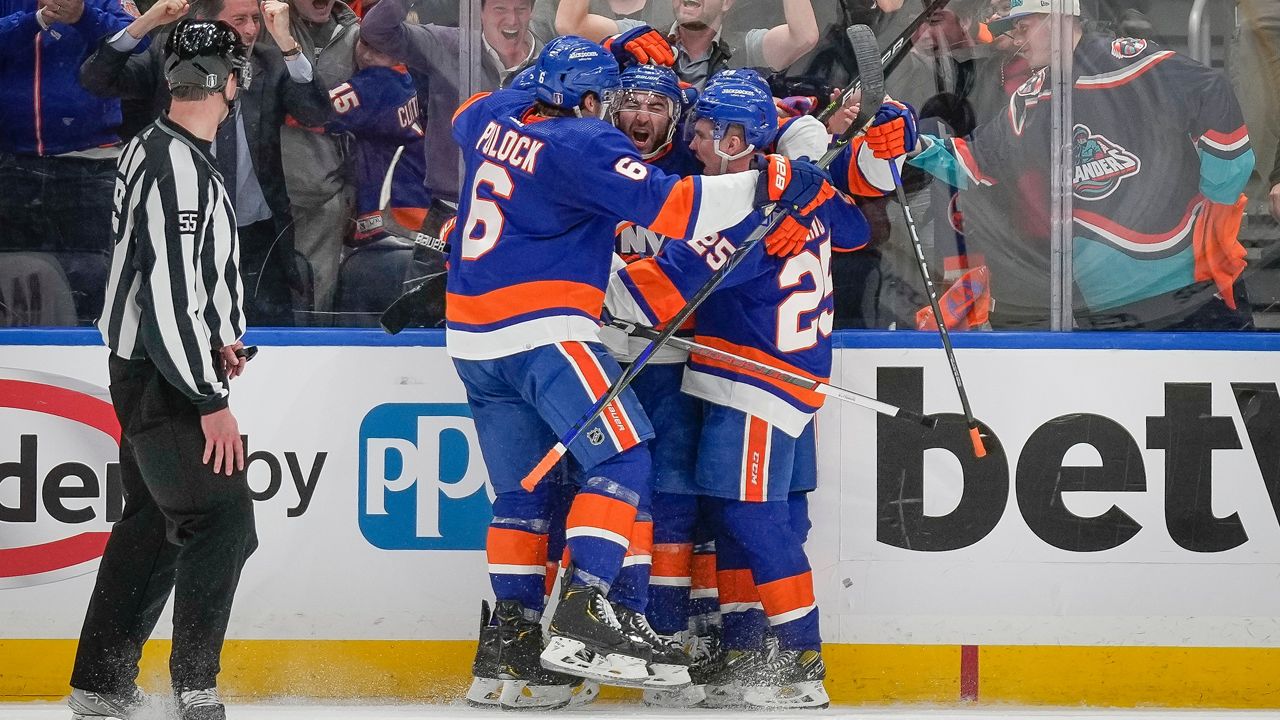 isles-score-4-fastest-goals-in-playoff-history-top-canes