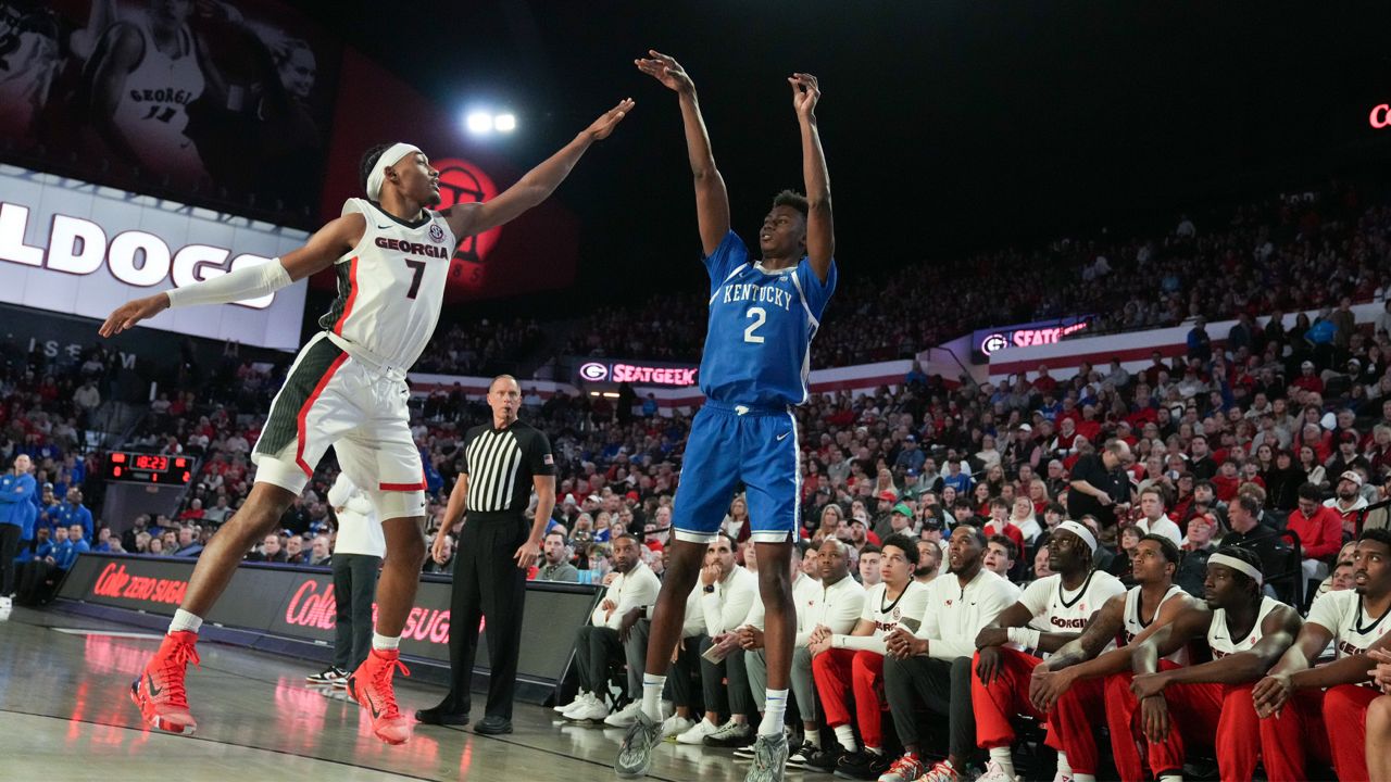 Georgia beats No. 6 Kentucky 82-69 for 1st win over a top-10 team in 5 years