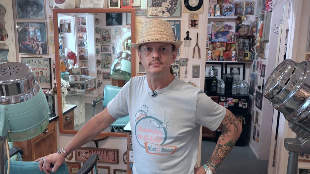Hair Stylist Turns Salon Into Museum Amid Pandemic