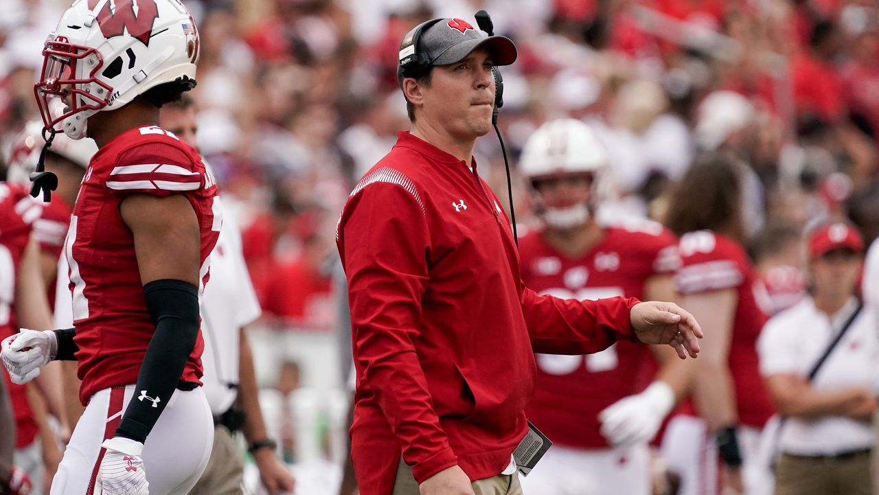 Jim Leonhard says he won't return to Wisconsin staff