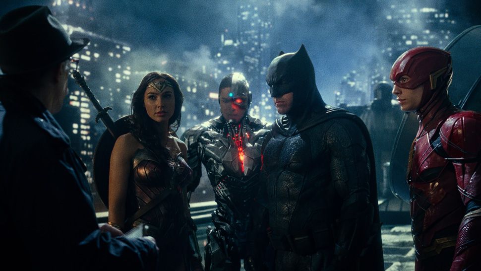 (L-R) J.K. SIMMONS as Commissioner Gordon, GAL GADOT as Wonder Woman, RAY FISHER as Cyborg, BEN AFFLECK as Batman and EZRA MILLER as The Flash in Warner Bros. Pictures' action adventure "JUSTICE LEAGUE," a Warner Bros. Pictures release. Photo credit: Warner Bros. Entertainment.