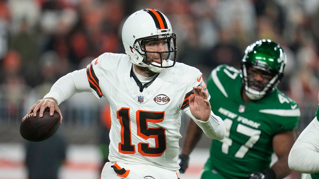 Cleveland Browns quarterback Joe Flacco scrambles against the New York Jets during the first half of an NFL football game Thursday, Dec. 28, 2023, in Cleveland. (AP Photo/Sue Ogrocki, File)