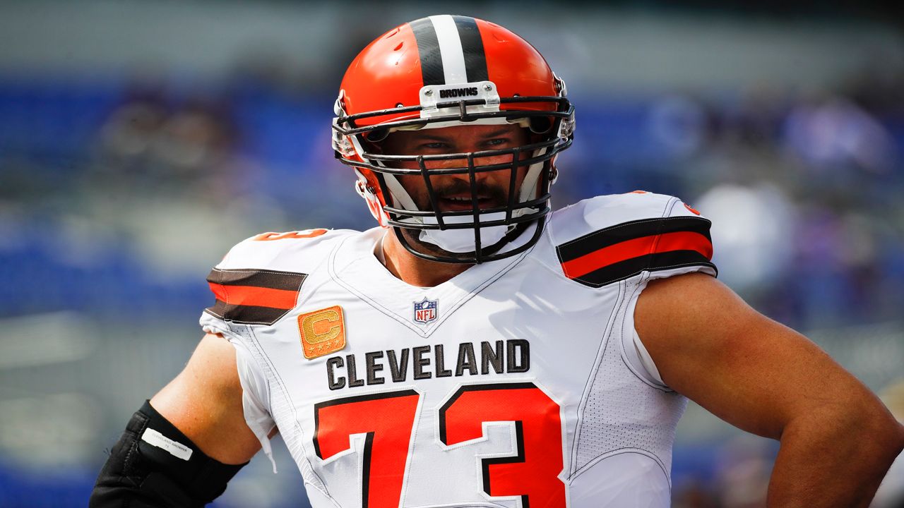 TOP DAWG: Cleveland Browns LEGEND Joe Thomas named to the 2023 NFL Hall of  Fame class! 