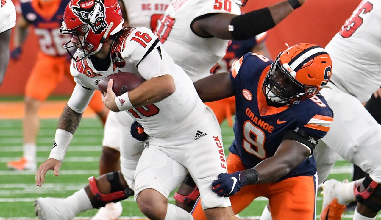 Syracuse defensive end Kingsley Jonathan (9) announced Tuesday that he'll return for an additional season of eligibility next fall. (Photo Courtesy of the ACC)