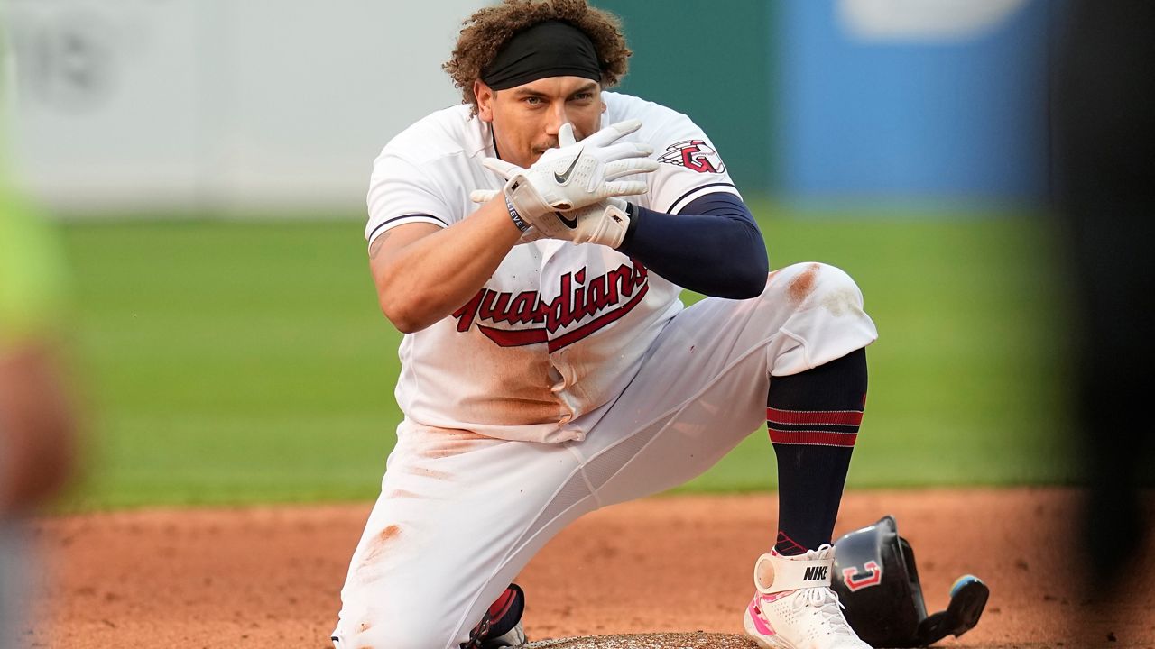 Jimenez focused on being the White Sox's right fielder -- not DH