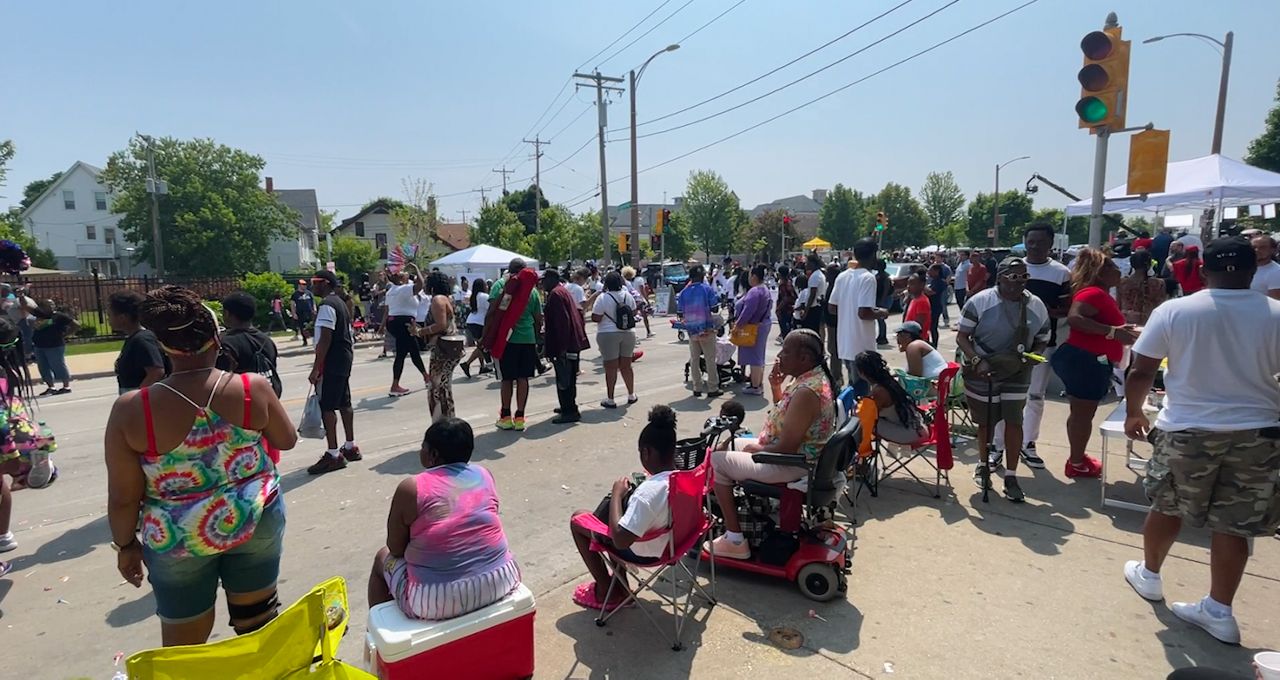 Milwaukee celebrates with 52nd annual parade