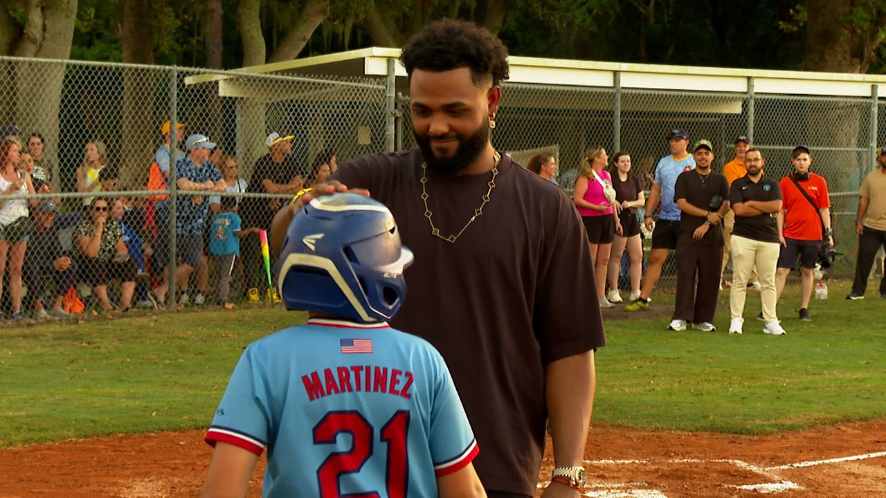 Junior Caminero puts on a show at little league baseball fundraising event