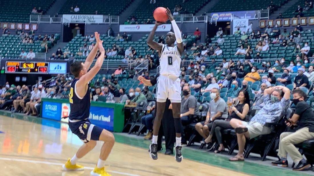 Junior Madut put up a jump shot against UC San Diego in Hawaii's 79-56 win on Saturday night.