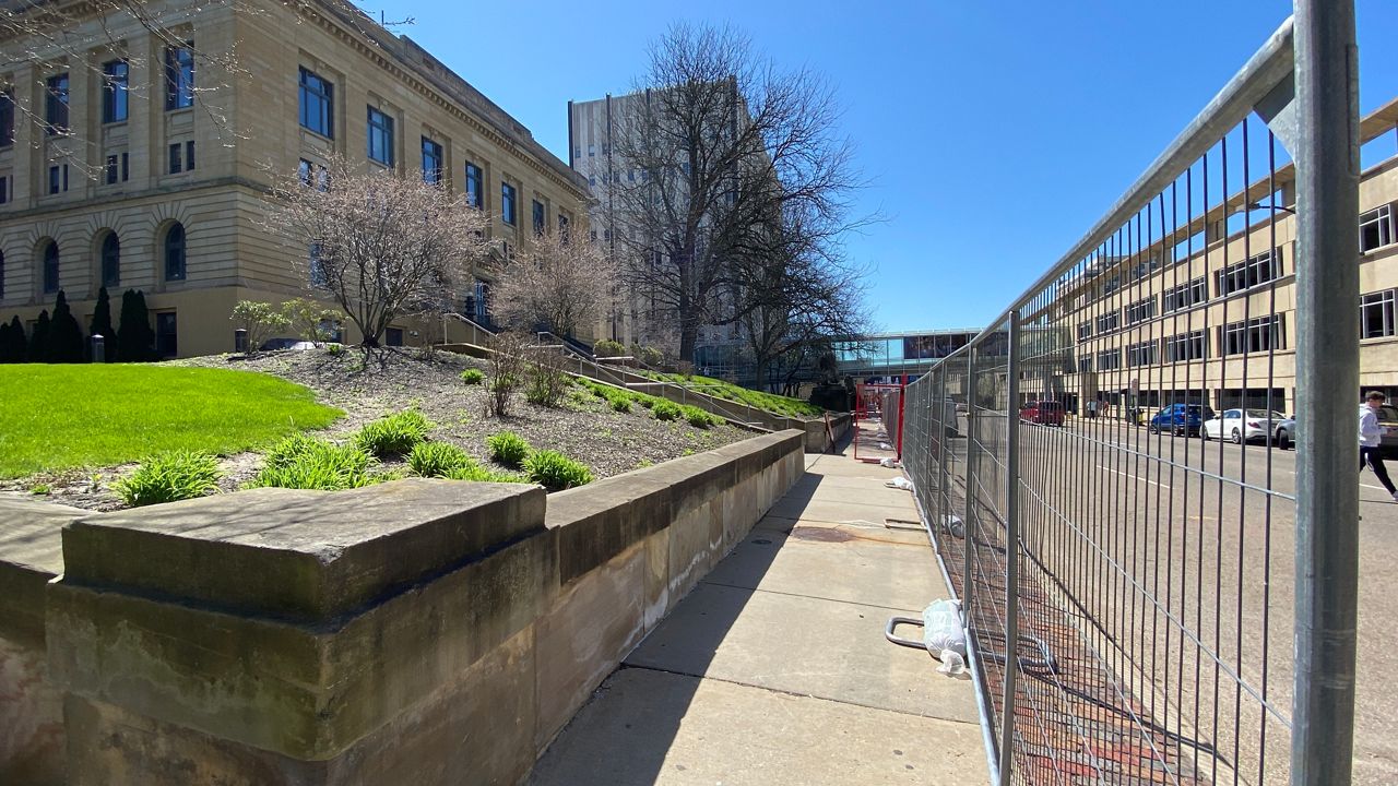 A fence along High Street is intended to shield the city's justice center and provide a protective area to protest. (Spectrum News 1/Jennifer Conn)