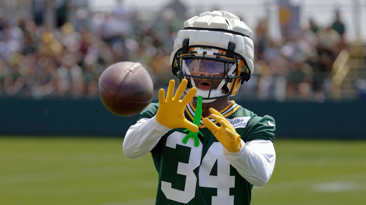 Green Bay Packers' Kalen King participates in a drill during NFL football training camp Monday, July 22, 2024, in Green Bay, Wis. (AP Photo/Mike Roemer)