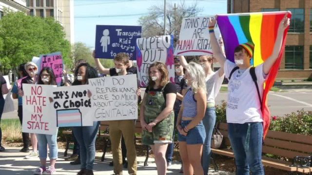 Students Rally Against Kansas Transgender Bathroom Bills