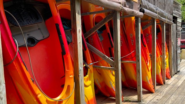'It's very deceiving': Kayak business trying to stay afloat, offers shuttle services for hikers due to drought