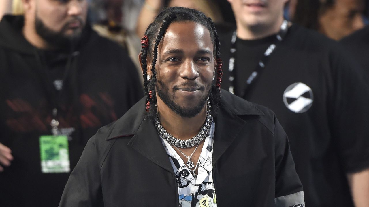 Kendrick Lamar arrives at the MTV Video Music Awards, on Aug. 27, 2017, in Inglewood, Calif. (Photo by Chris Pizzello/Invision/AP)