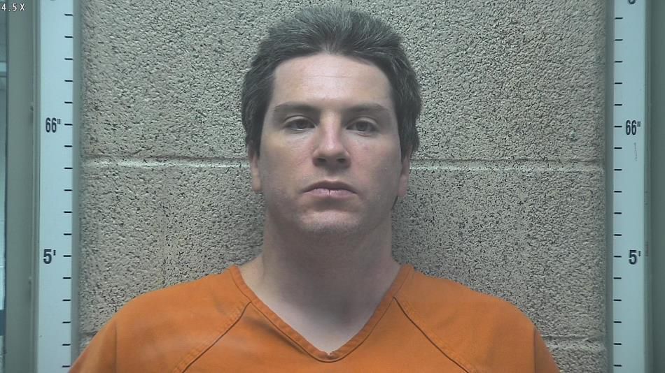 2 dead, 4 wounded in shooting at Kentucky homeless shelter