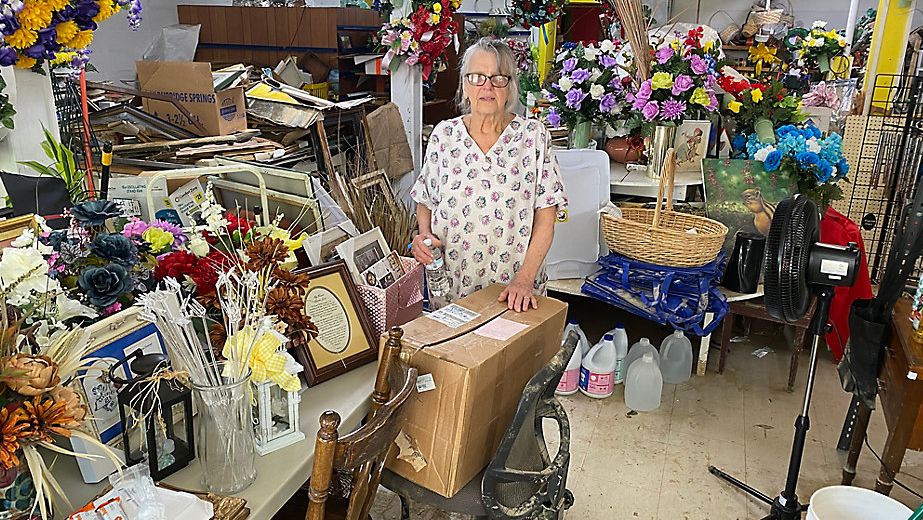 Kentucky business owner tries to salvage art - Vimarsana News
