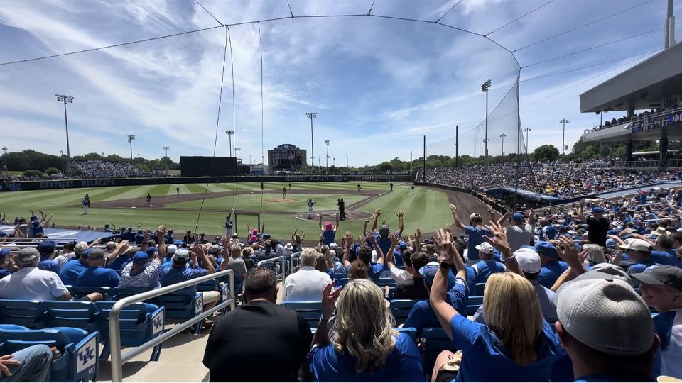 Pooser, Nove combine on one-hitter, Kentucky blasts Oregon State 10-0 in Super Regional opener