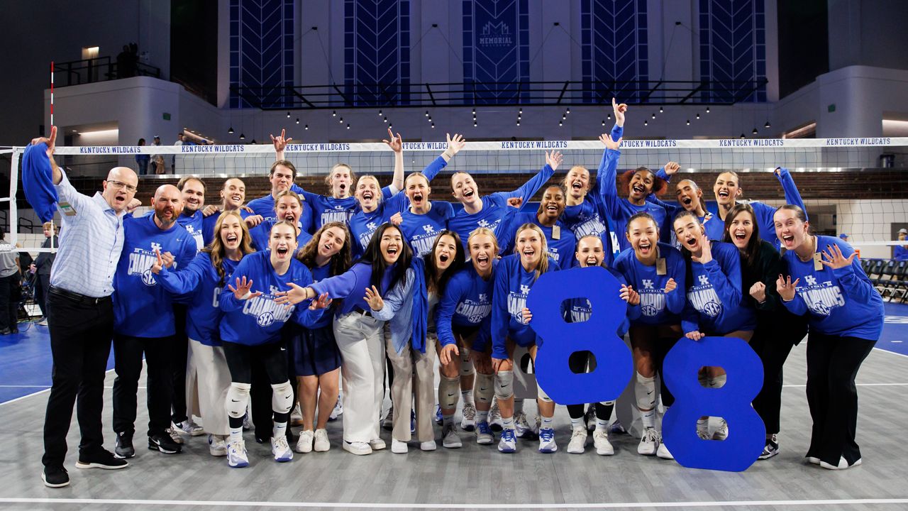 Kentucky volleyball clinches eighth straight SEC championship