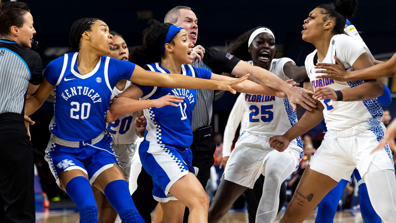 fight between kentucky and florida womens basketball players