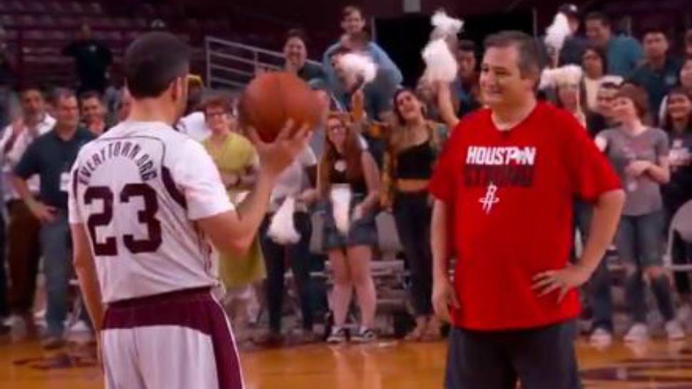 Texas Sen. Ted Cruz plays basketball with Jimmy Kimmel (Photo credit @JimmyKimmelLive)