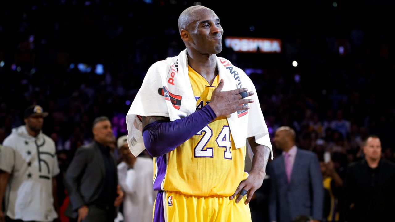 kobe bryant lakers 24