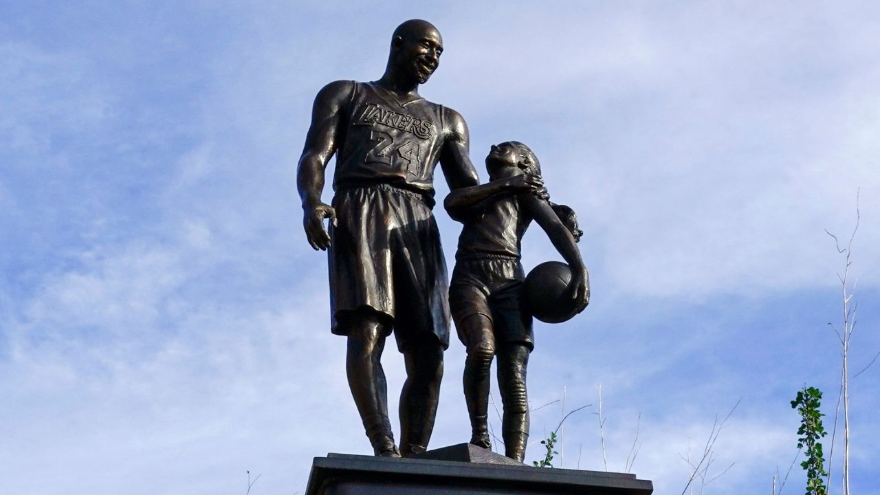 Kobe Bryant Statue Unveiled at Lakers Home Game