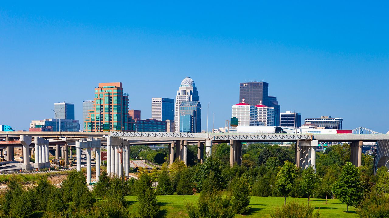 Skyline of Louisville and Waterfront park (Getty Images)