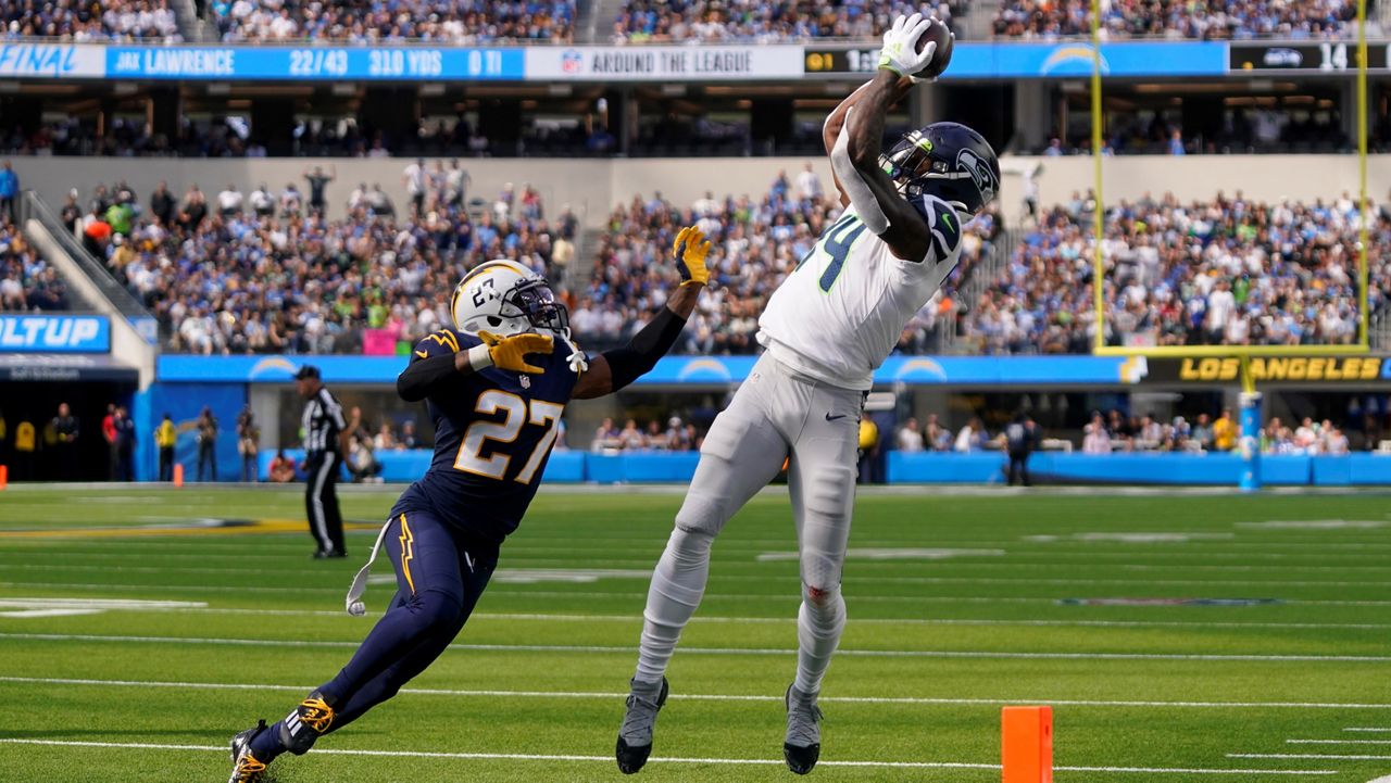 Walker, Goodwin lead Seahawks to 3723 win over Chargers