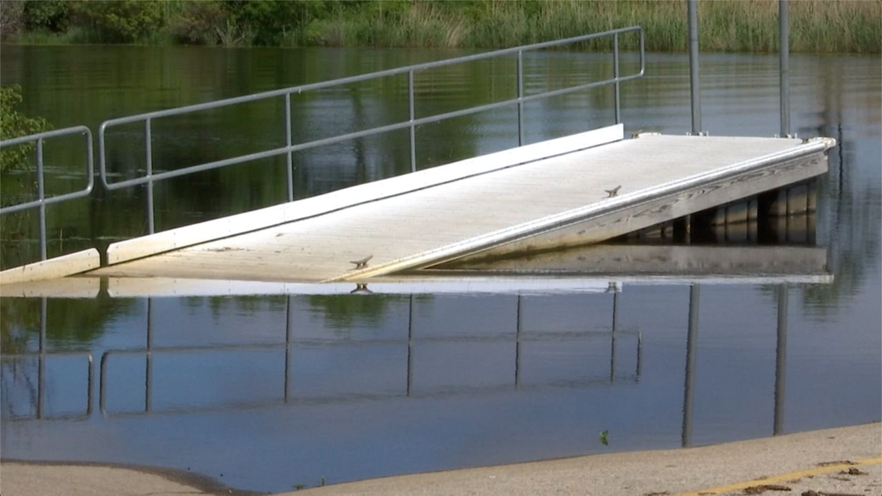 Lake Michigan S Rising Water Levels   Lake Michigan Waterlevelspng