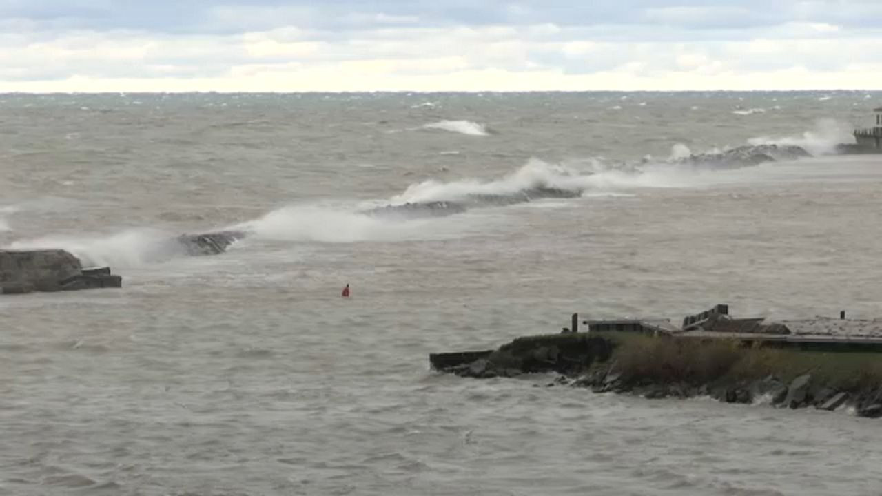 Lake Ontario waves