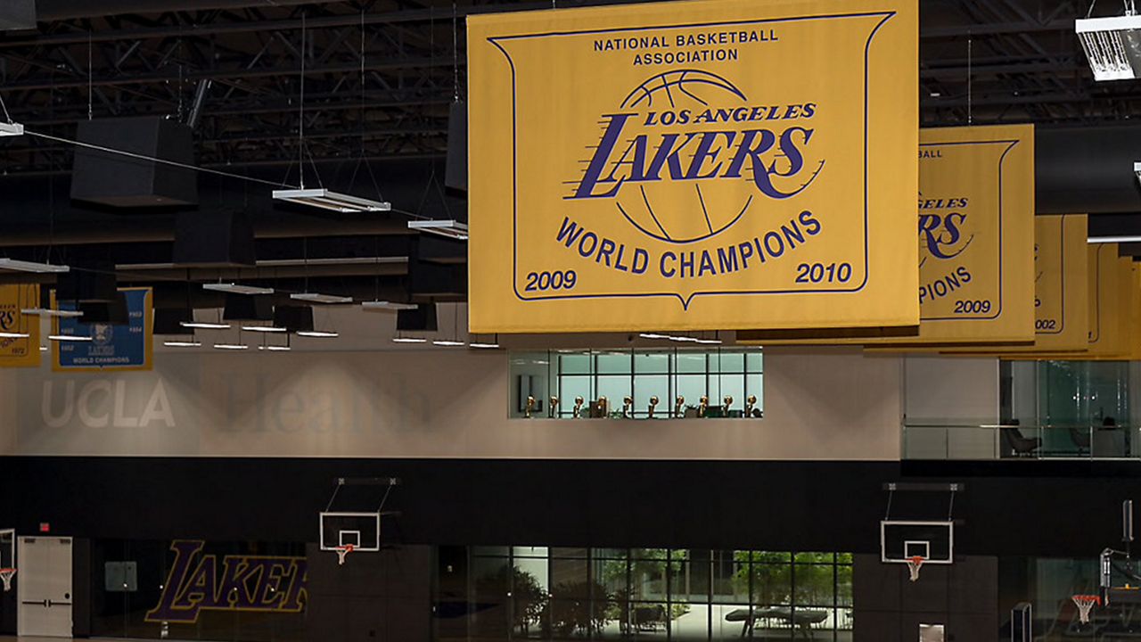 Lakers open training camp focused and free of drama - Los Angeles