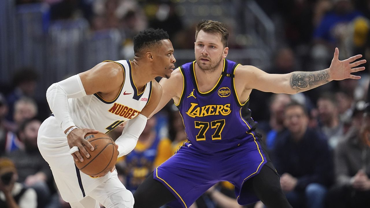 Lakers snap Nuggets' 9-game winning streak