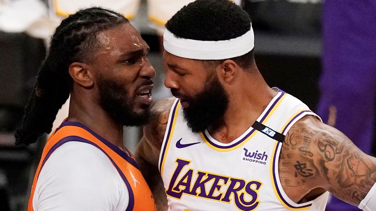 LeBron James TOYING WITH JAE CROWDER & THE SUNS 