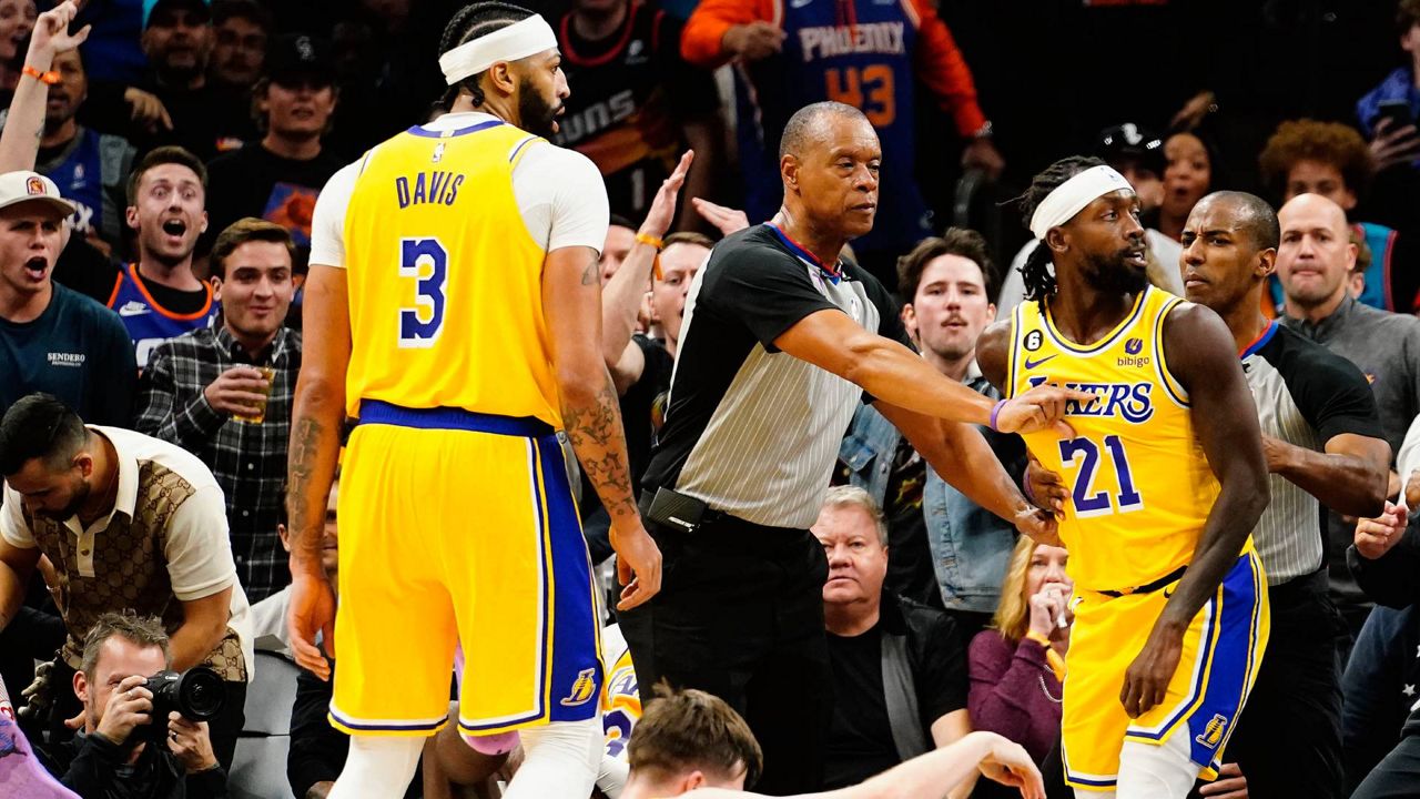 Lakers' Patrick Beverley ejected for shoving over Suns' Deandre Ayton