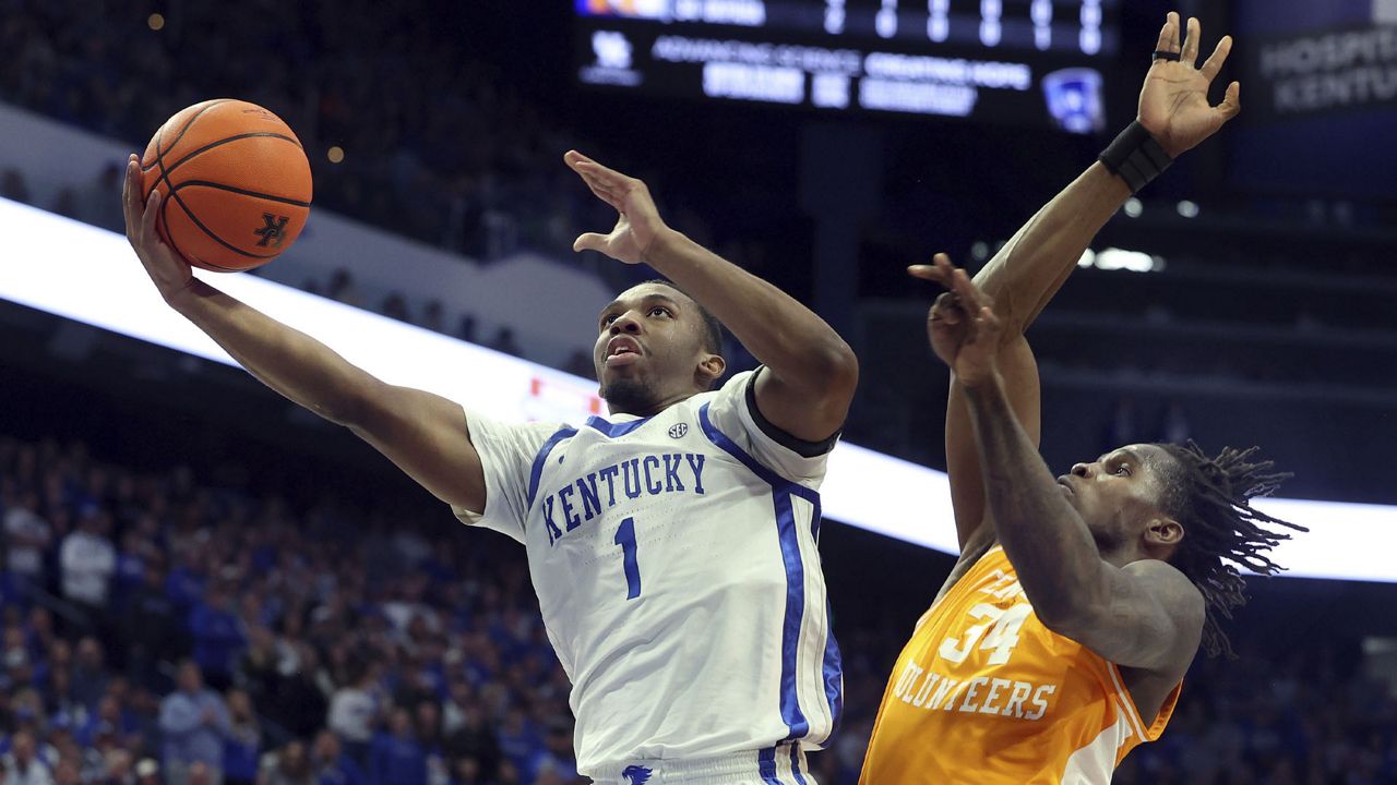 No. 15 Kentucky beats No. 5 Tennessee 75-64