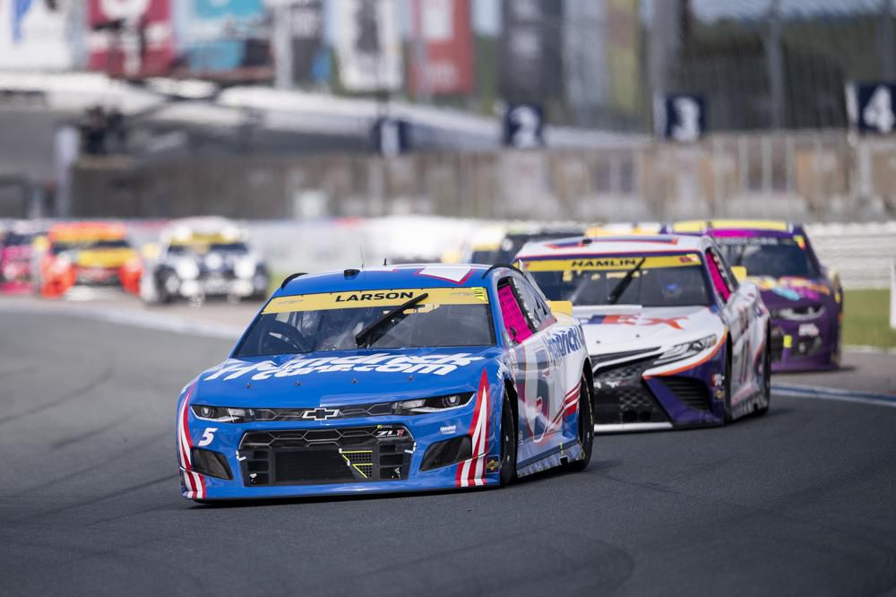 Larson wins Charlotte as Elliott and Harvick continue feud