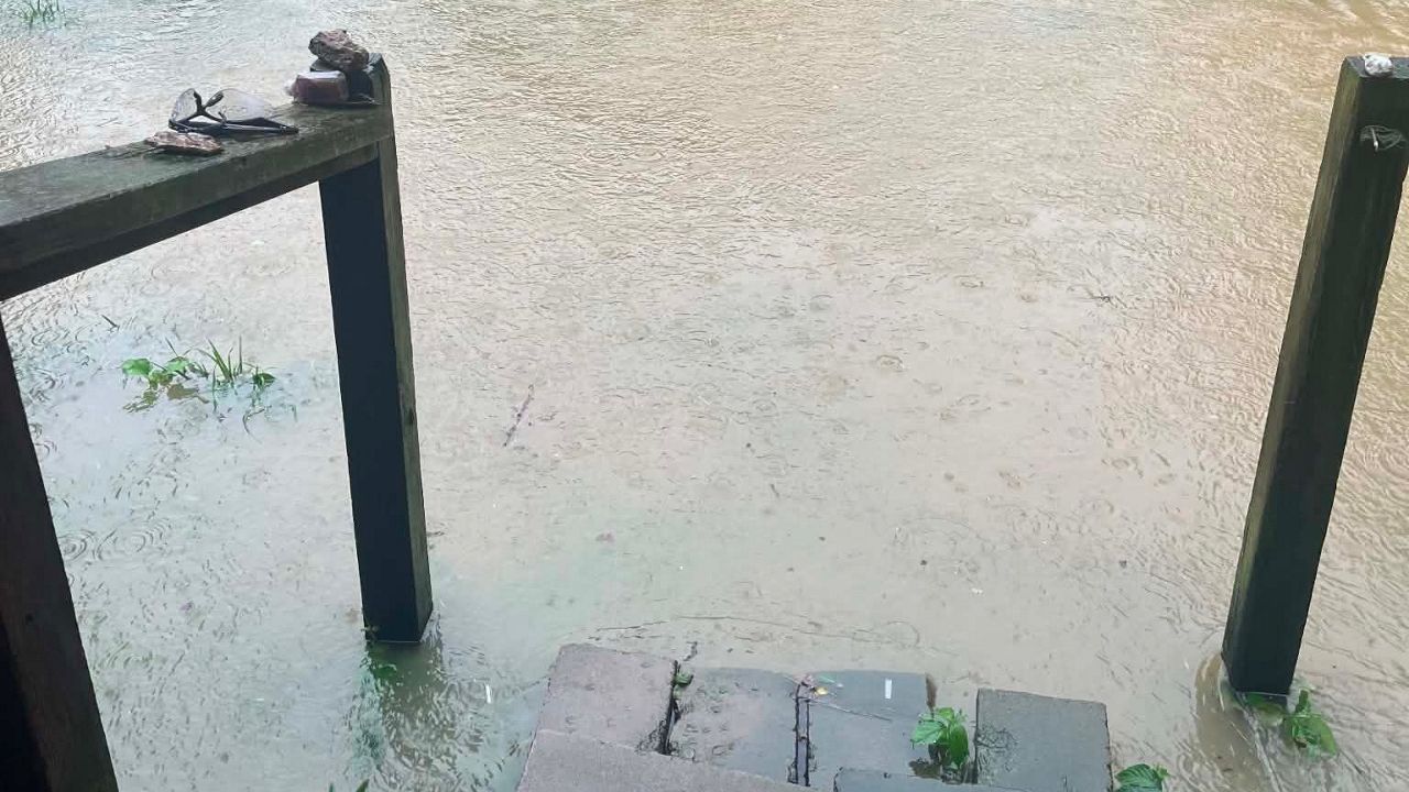 Bullitt County family recounts close call as floodwaters rise