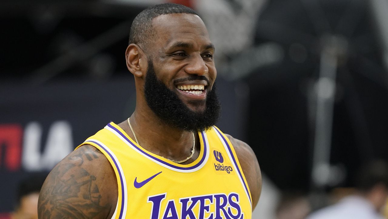Lakers hoping LeBron James decides to continue career after