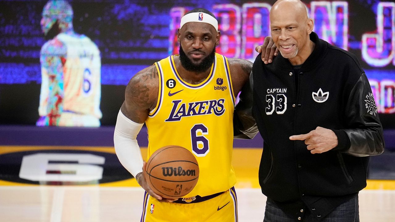 Can't Be Scared”: Only 11 Years Older Than 38YO LeBron James, Lakers Coach Darvin  Ham Sheds Light on Coaching the 4x NBA Champion - EssentiallySports