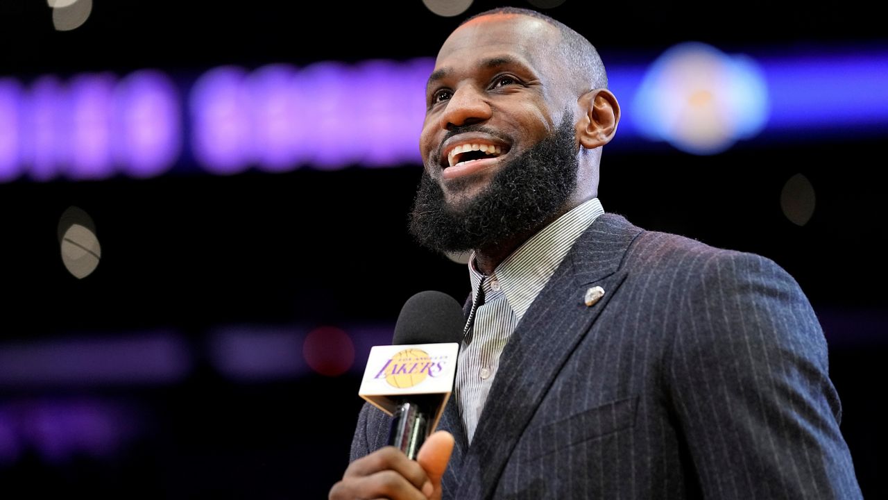 LeBron James receives congratulatory video from Gloria James