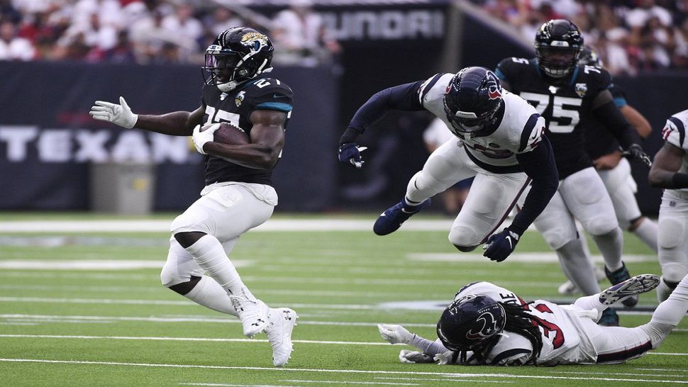 Jacksonville Jaguars RB Leonard Fournette One Game Away From First  Completely Healthy Season - Sports Illustrated Jacksonville Jaguars News,  Analysis and More