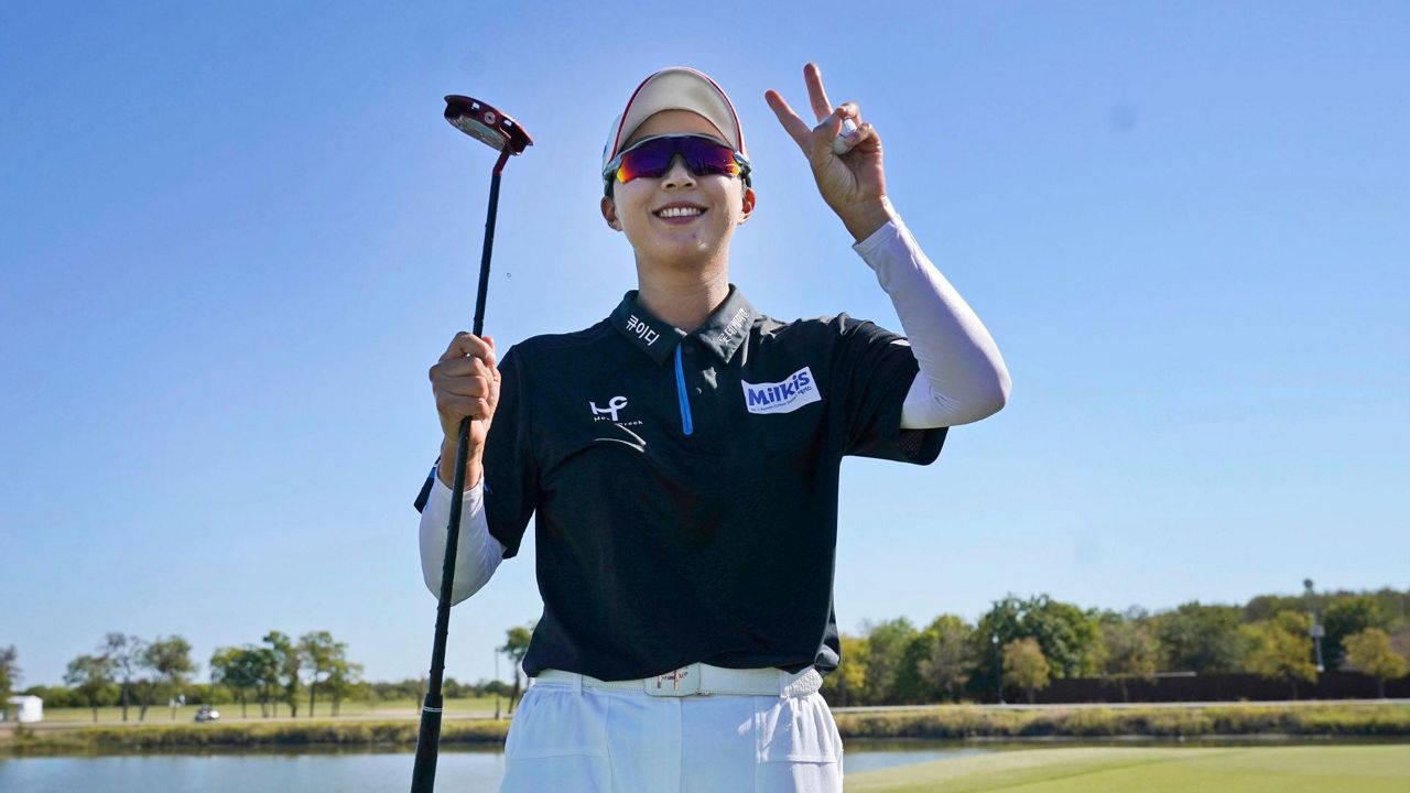 Past and present Astros join together for golf benefit