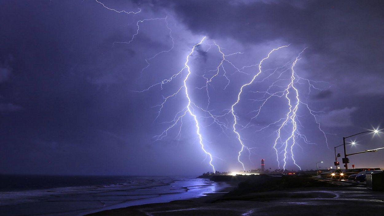 Молния. Stormy weather. Грозовая молния. Молния. Электрический шторм.