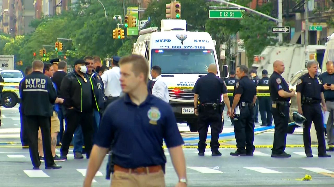 Police Shoot Knife-Wielding Man At Manhattan Deli