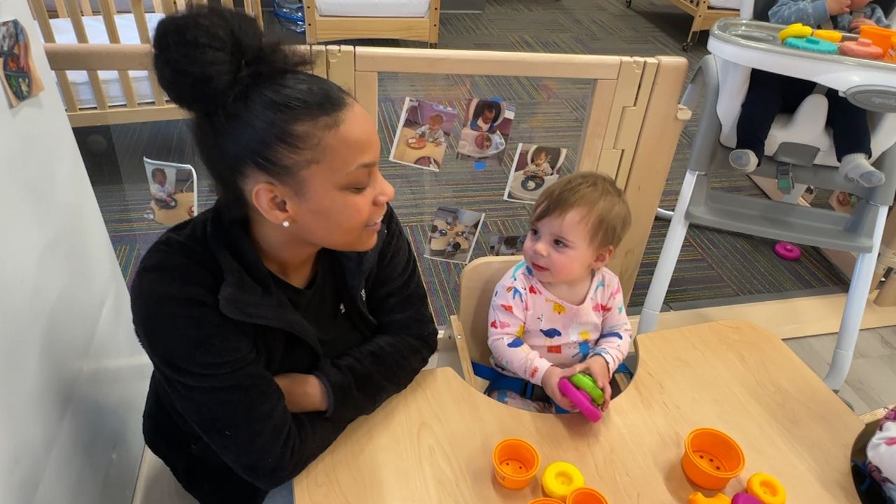 Infants, toddlers learning engineering