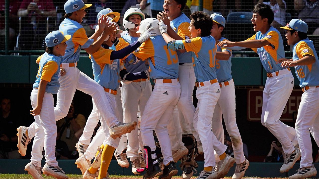 Curacao batter shatters broadcast camera during Little League World Series  game