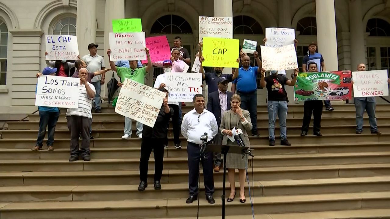 Livery Drivers Rally To Lift Cap On For hire Licenses