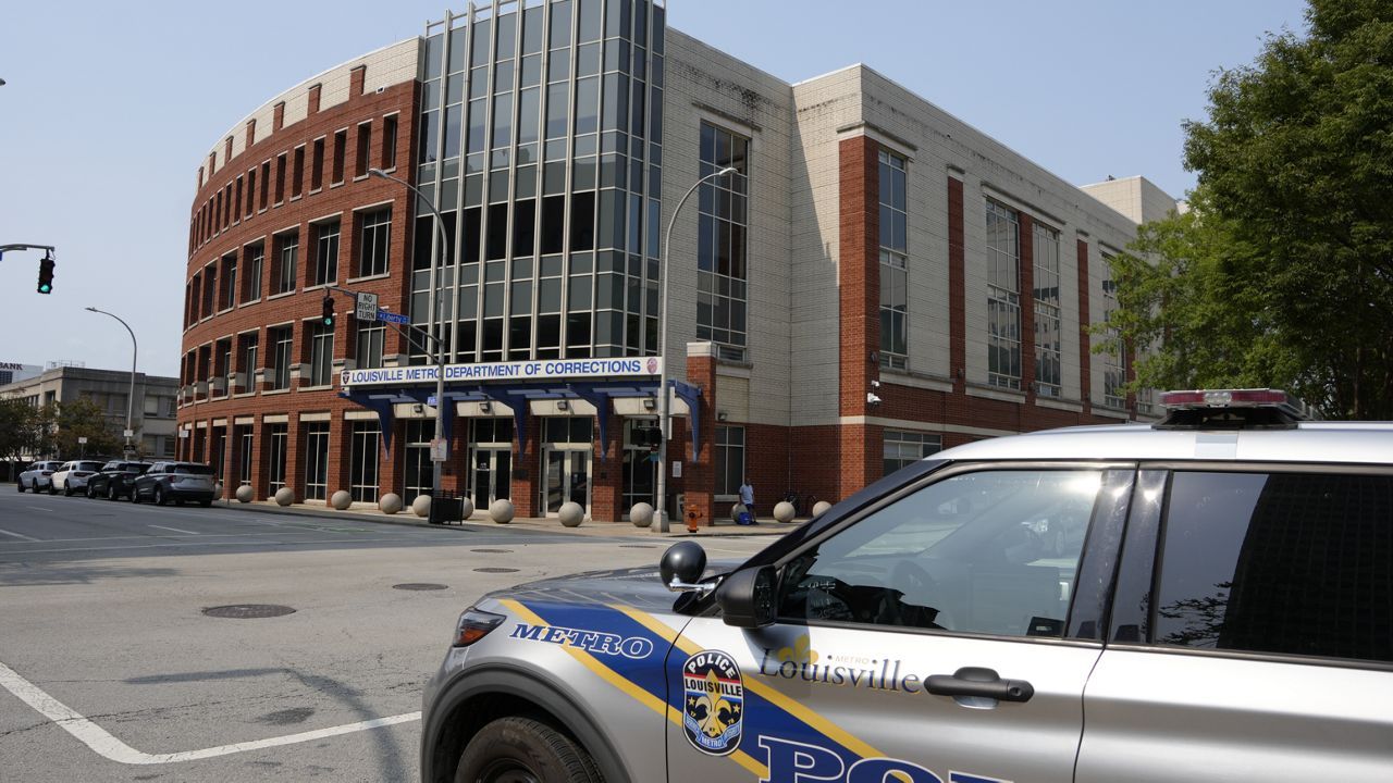 ACLU of Kentucky calls for reversal of Louisville ICE detainer policy