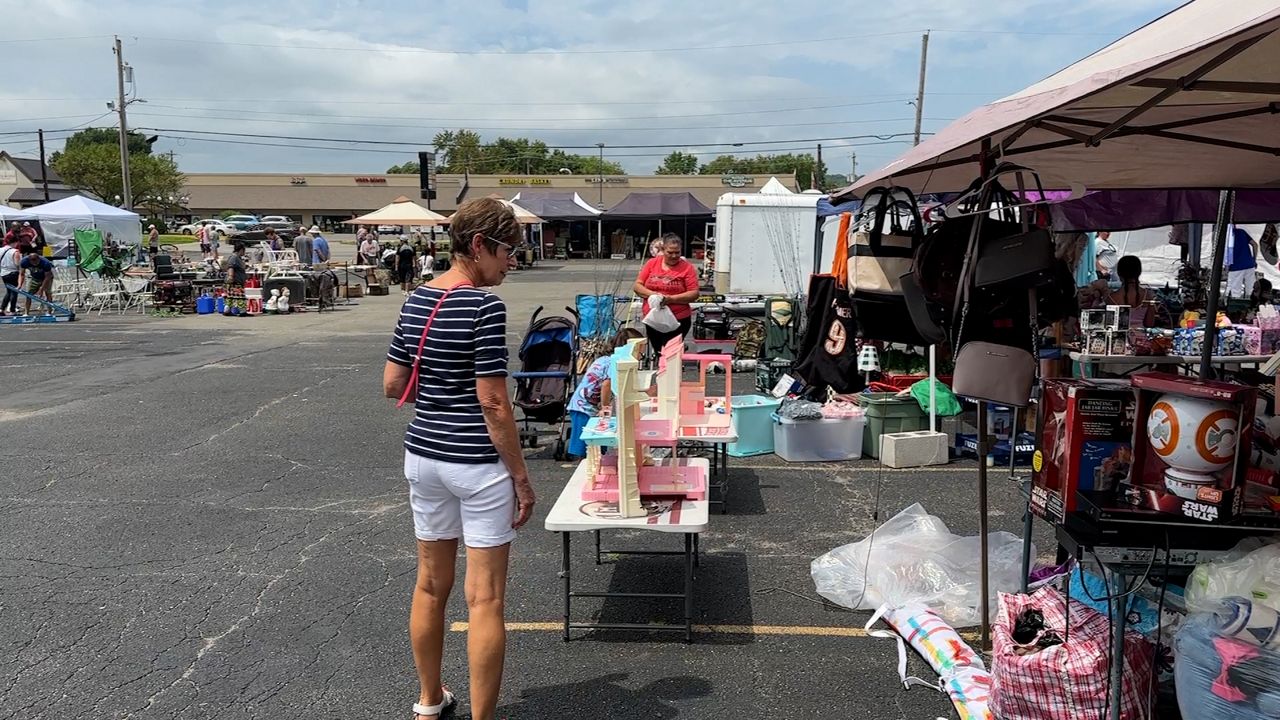 World’s longest yard sale under way across Ohio