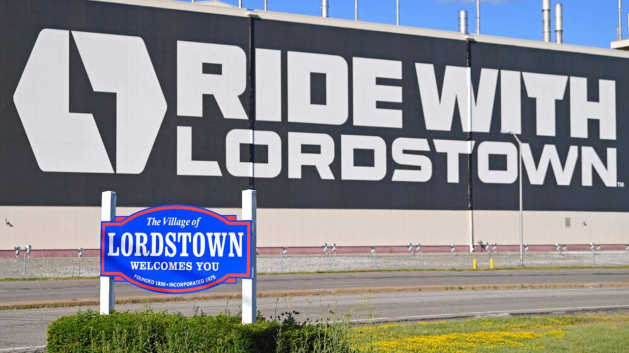 Lordstown Motors has received an investment of up to $400 million as the struggling electric truck maker continues to push toward production of its new pickup this fall.